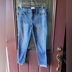 LILA RYAN Light Blue Step Hem Ankle Skinny Jeans